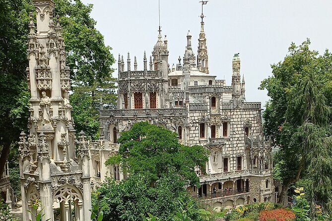 1 Hour Sightseeing Tour in Sintra with Tuktuk - Palácio e Parque Biester: A Different Style, a Different Pace