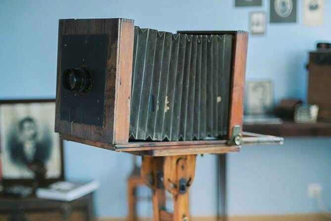 19th Century Photography Experience - The portrait session: props, exposure time, and getting your face right
