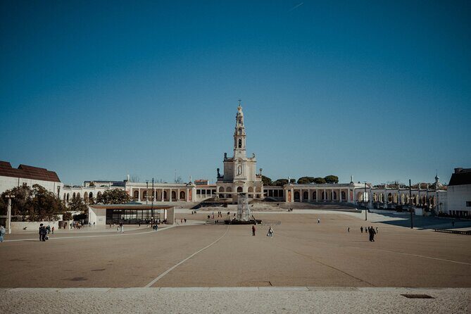 Best Fátima, Óbidos, Nazaré & Batalha Tour From Lisbon - Fátima: the Basilica, the Chapel of Apparitions, and the space to slow down