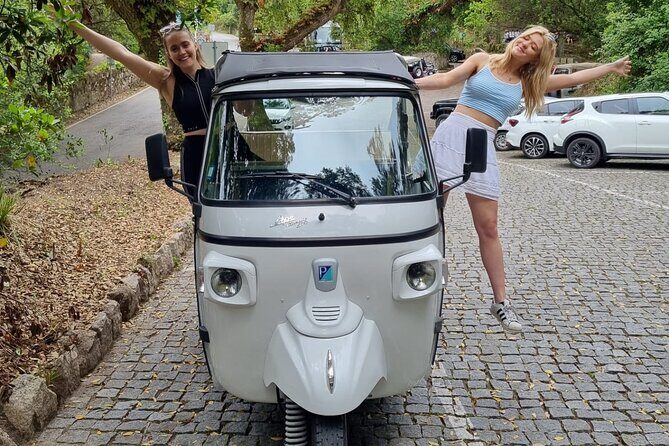 Discover Sintra of Tuk Tuk: Palaces, Legends and Landscapes - Stop 1: Pena Palace park and the Romanticist payoff