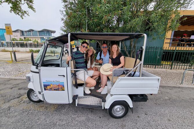 Discover Sintra of Tuk Tuk: Palaces, Legends and Landscapes - Stop 6: Azenhas do Mar and the free Atlantic pool moment