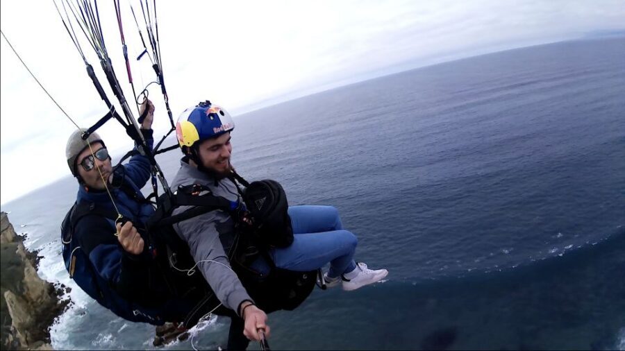 From Lisbon: Paragliding Tandem Flight - What to wear and bring so you don’t regret it