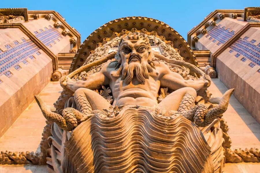 From Lisbon: Sintra Cascais Guided Tour with a Local Expert - Lunch in Sintra: take the hour, reset, and plan your next climb