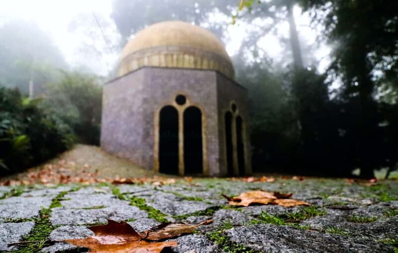 From Lisbon: Sintra's Historical and Natural Gems - Sintra old town: lunch and wandering near the National Palace
