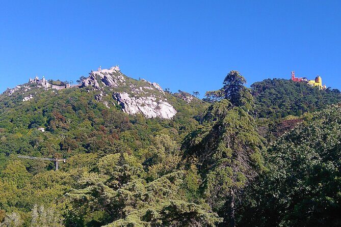 Historic center of Sintra on foot - Volta do Duche: sculptures, street legends, and quick photo moments