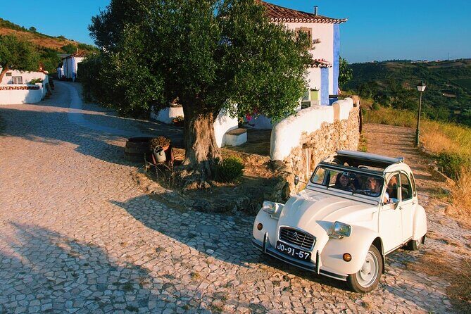 Lisbon Countryside Food Tour on a Vintage Car - How the vintage-car pacing works (and why it matters)