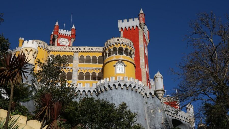 Lisbon: Sintra, Pena Palace and Cascais Region Private Tour - Pickup timing, comfort tips, and the Pena Gardens walk plan