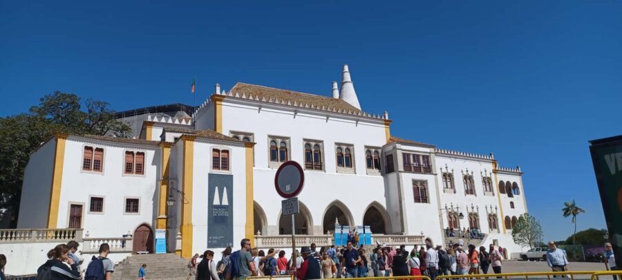 Lisbon: Tour to Pena Palace, Sintra, Cabo da Roca, Cascais - What to bring and what to avoid on a day like this