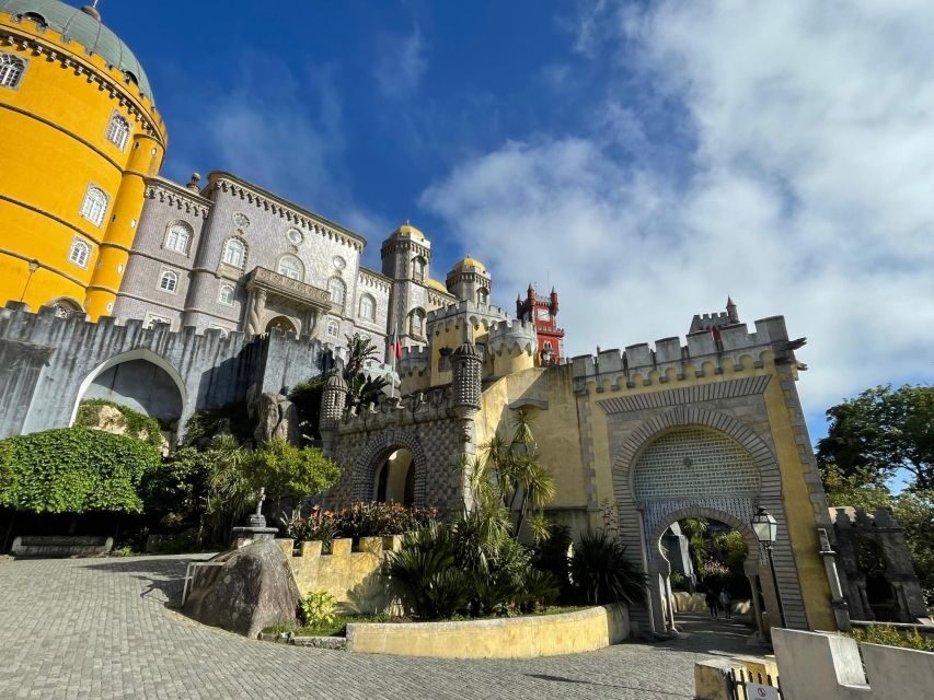 Lisbon: Tour to Sintra, Cabo da Roca and Cascais - Sintra: fairy-tale streets with enough time to roam