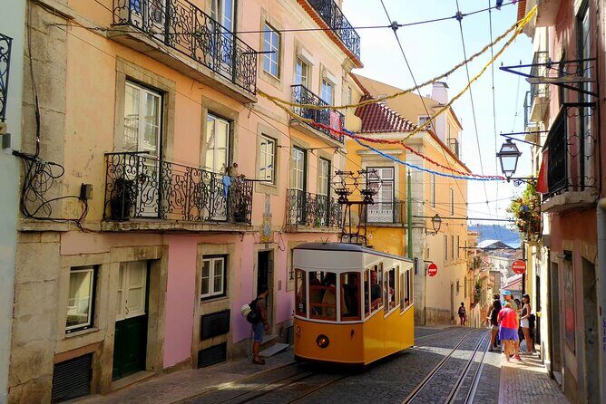 Lisbon’s Wonders – The capital Private Tour - Cristo Rei: the panoramic warm-up that makes everything else make sense