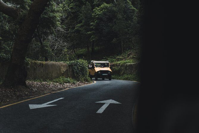 Pena Palace Jeep Safari - The Jeep Ride Experience: Sound, Snacks, and Comfort Tech
