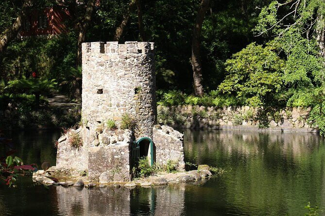 Private Car Tour to Pena Palace and National Park - Vale dos Lagos: The Quick Photo Pause That Feels Like a Reset