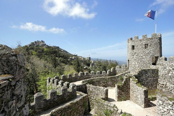 Private Car Tour to Pena Palace and National Park - What Guides Like Lumo Gomes and Paolo/Paulo Add