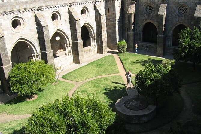 Private Évora Tour - Megaliths, Historical Center and Cork Region - Almendres Cromeleque: Neolithic stones and the scale that hits you