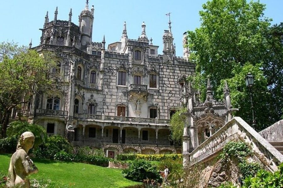 Private Half-Day Tour to Sintra - Sintra City Center: 90 Minutes for Snacks, Sights, and Shopping