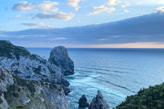 Private Jeep Tour Sintra-Cascais - Monserrate Palace and the Natural Lake Walk in the Sintra Forest