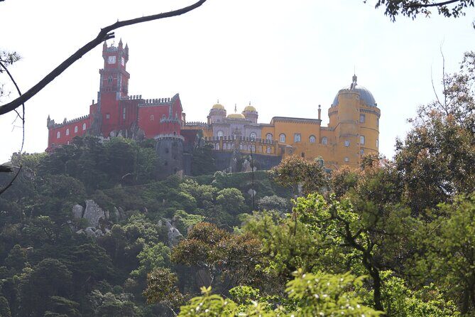 Private Tour in Sintra - Stop 1: Sintra National Palace and the historic-center warmup