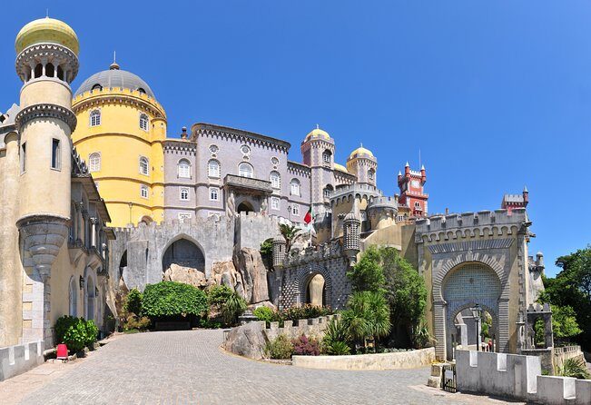 Private Tour Sintra - Stop 3: Centro Historico de Sintra for a UNESCO Stroll