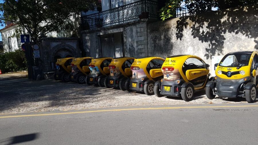 Sintra: 4 MAJOR Monuments Tour E-Car com GPS Audio Guide - Quinta da Regaleira and the Inverted Well atmosphere
