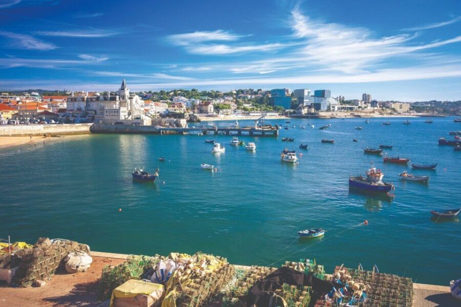 Sintra and Cascais: Full Day Tour - Leaving Lisbon: Avenida Marginal and Casino Estoril stops