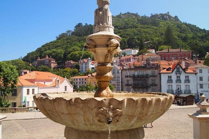 Sintra, Cabo da Roca and Cascais: Full-Day Private Guided Tour - Castelo dos Mouros: Moorish walls and a 360-degree payoff