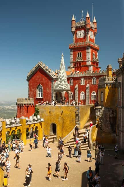 Sintra, Cabo da Roca & Cascais: Full-Day Private Guided Tour - Sintra Palace, Fonte Mourisca, and Hotel Seteais: the smaller beats