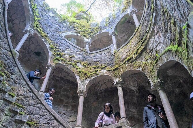 Sintra: Entry Ticket to Quinta da Regaleira and Guided Visit - Meeting point: where to start and how to avoid stress