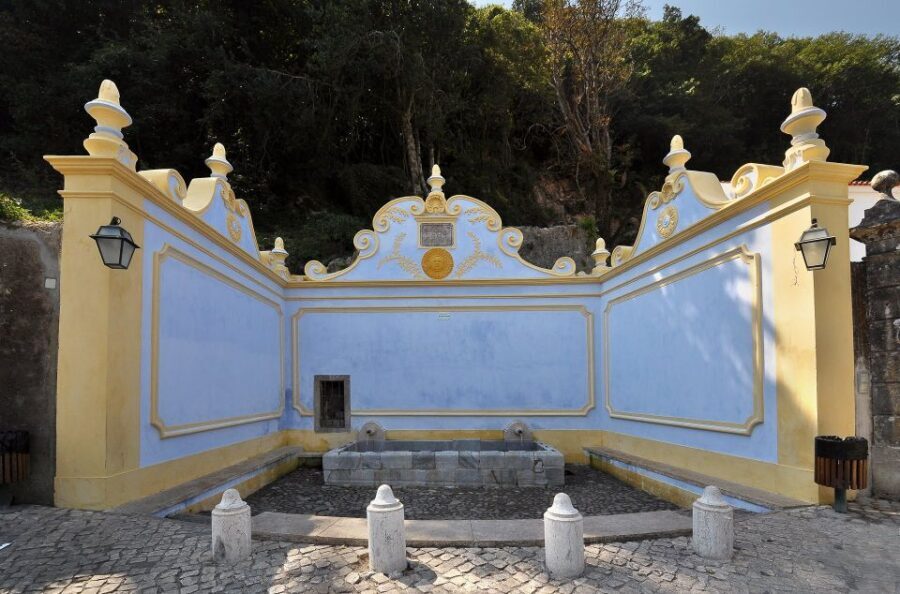 Sintra: -Sintra Sightseeing Tour With Tuk Tuk (1hr) - Quinta da Regaleira: where the gardens and setting do the work