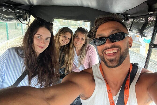 Sintra tour to Pena Palace in vintage car - Private day tour - Getting the timing right: your best strategy for a short Sintra hit