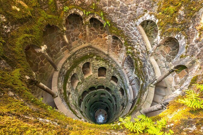 Sintra Tuk Tuk (Electric) 4-5 hours tour - Stop 1: Sintra National Palace viewpoint and the spring water break