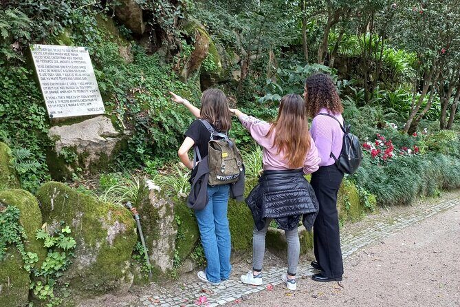 Treasure Hunt and Walking Tour in Sintra - Stop 1: Sintra National Palace Exterior Clues